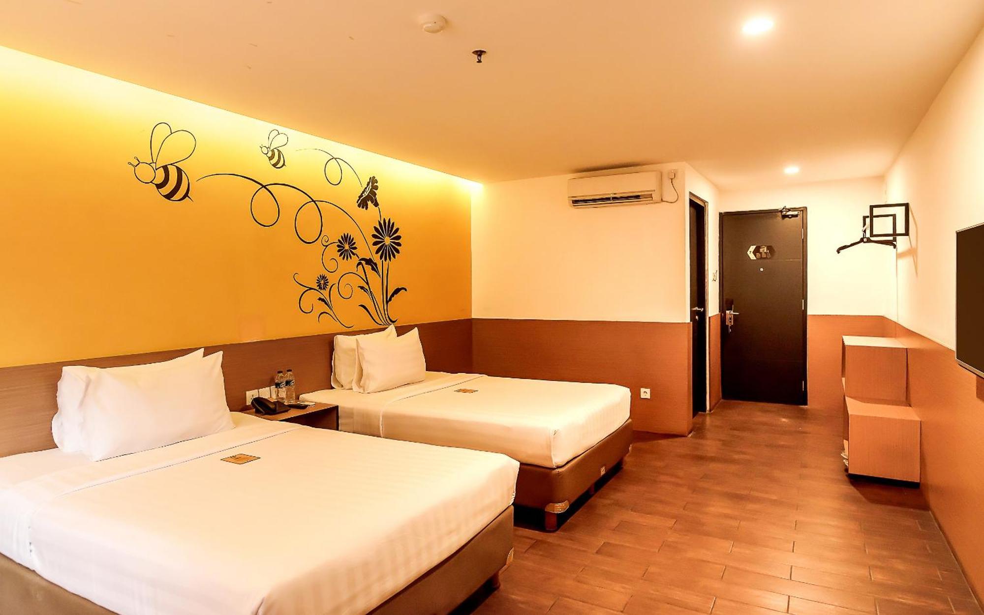 Yellow Bee Tangerang Chambre photo