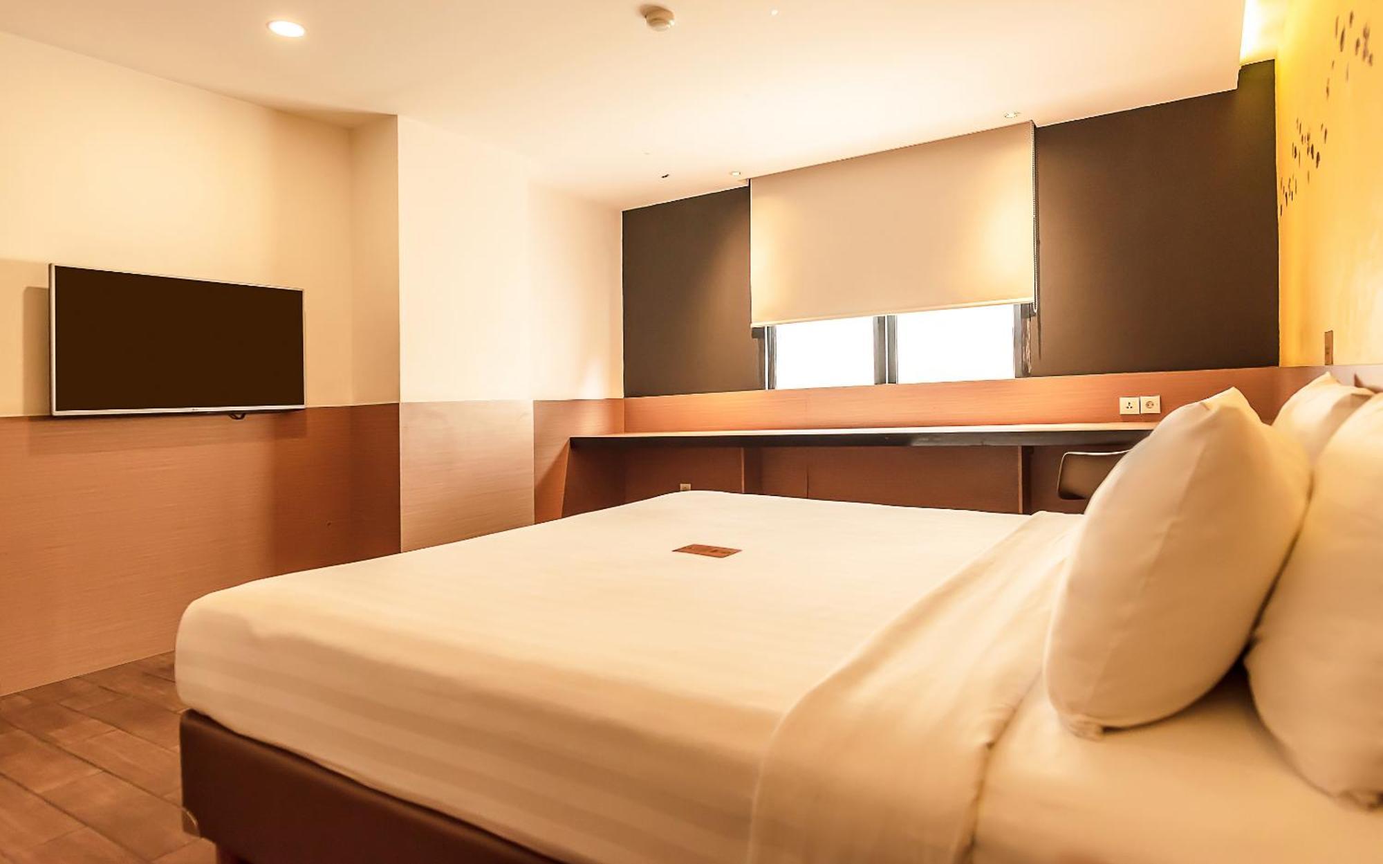 Yellow Bee Tangerang Chambre photo